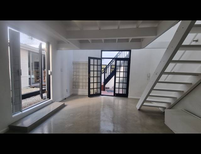 48M² SERVICED OFFICE TO LET IN CAPE TOWN CITY CENTRE